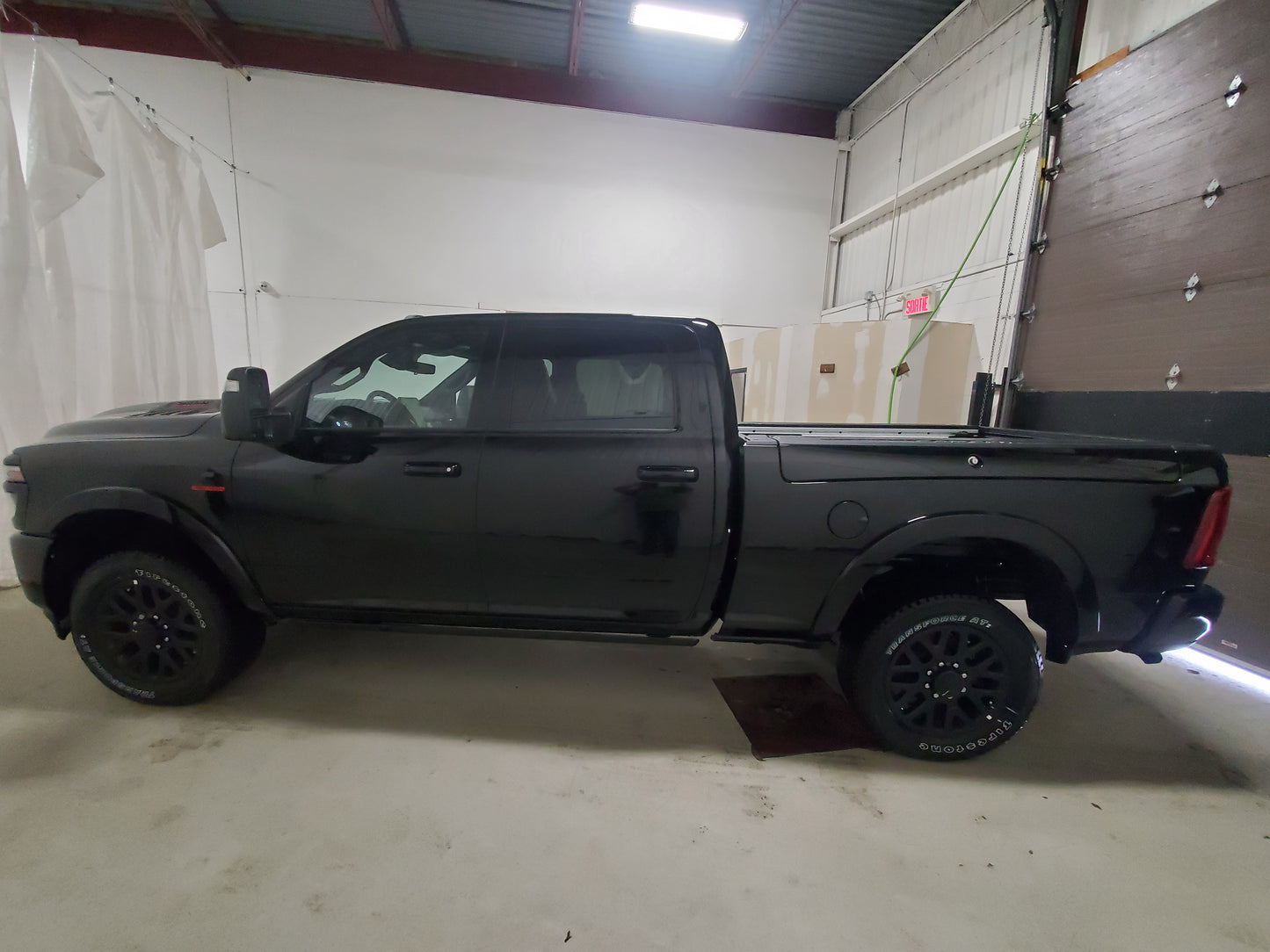 2025 Ram 2500 LIMITED Night Edition - Diamond Black Crystal Pearl