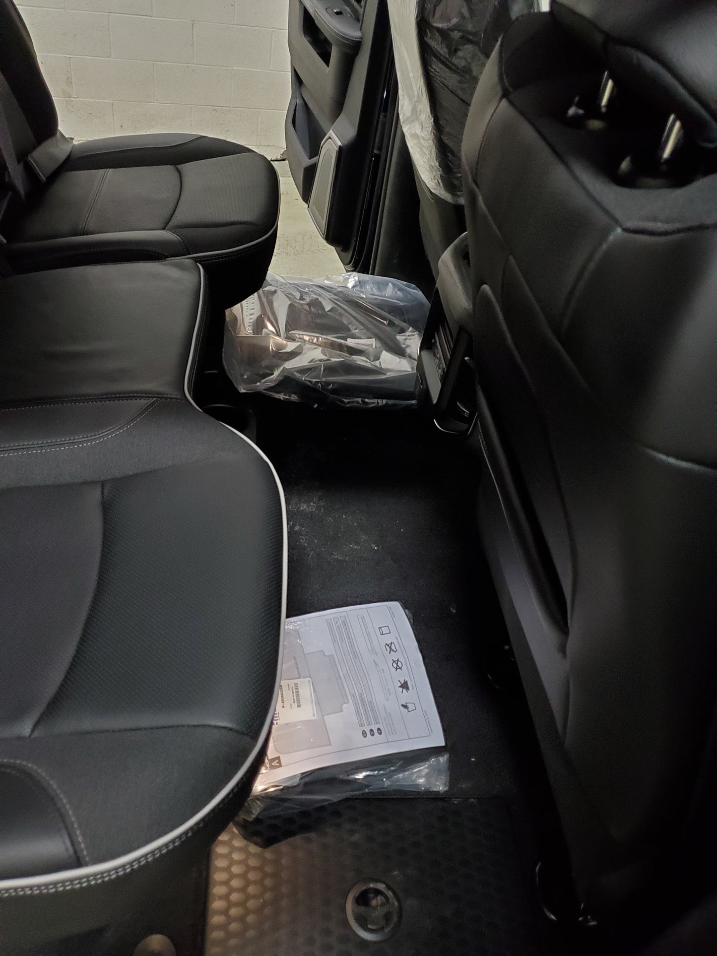 2025 Ram 2500 LIMITED Night Edition - Diamond Black Crystal Pearl