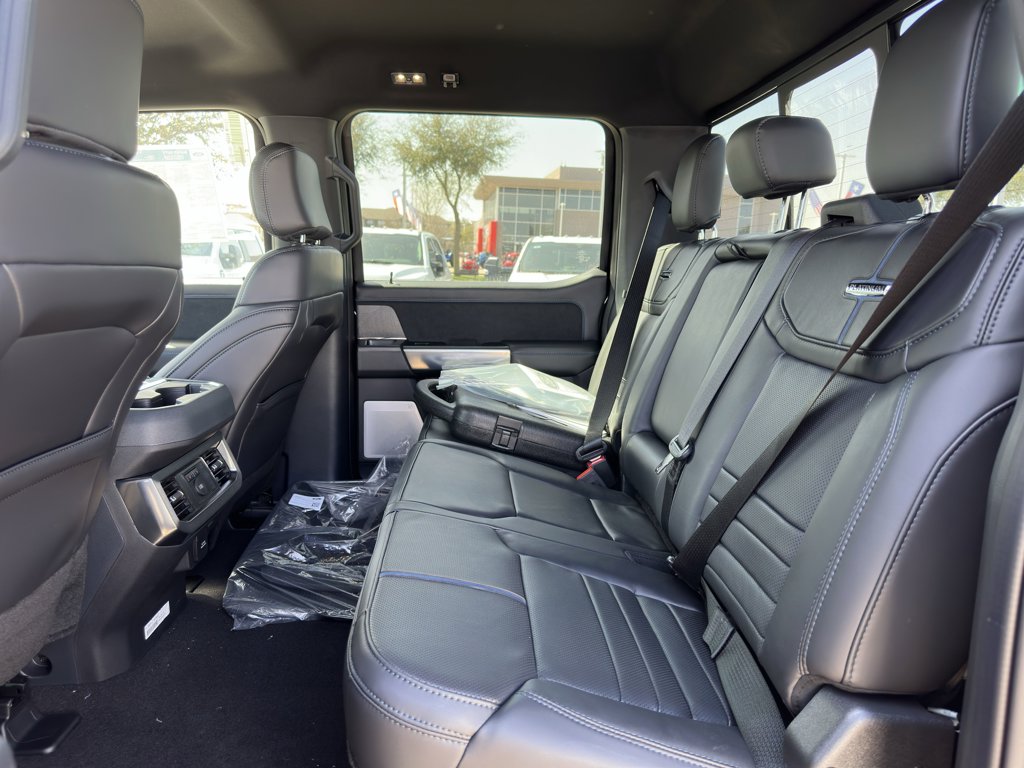 2025 FORD F-450 Platinum Dually (BLACK)
