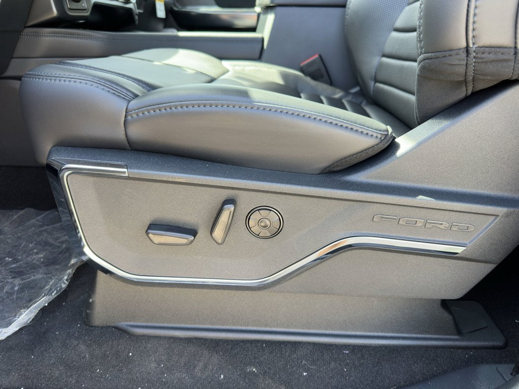 2025 FORD F-450 Platinum Dually (BLACK)
