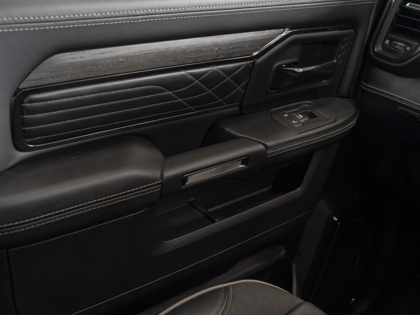 2026 RAM 3500 LIMITED MEGA CAB NIGHT EDITION