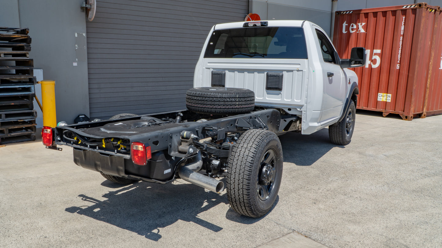2025 Ram 3500 Tradesman Chassis Regular Cab 4x4 - Bright White