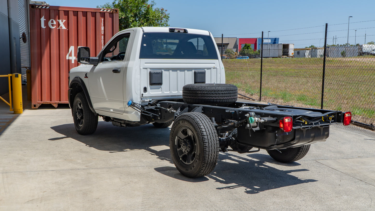 2025 Ram 3500 Tradesman Chassis Regular Cab 4x4 - Bright White
