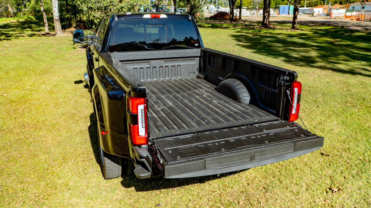 SOLD 2025 FORD F-450 Platinum FX4 Dually (BLACK)
