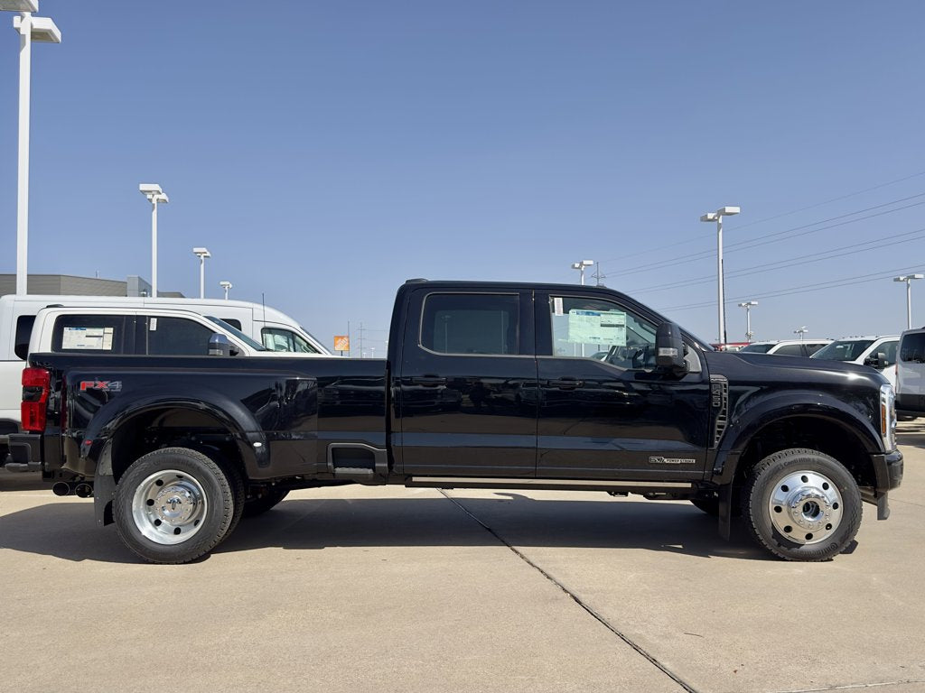 2025 FORD F-450 Platinum Dually (BLACK)
