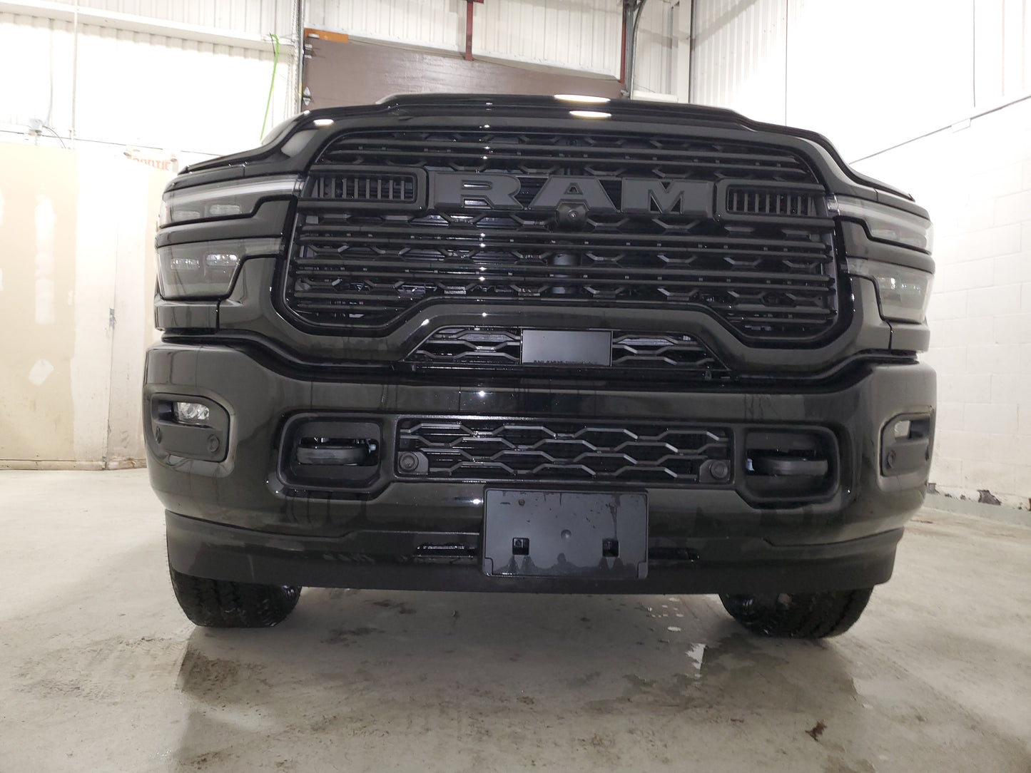 2025 Ram 2500 LIMITED Night Edition - Diamond Black Crystal Pearl