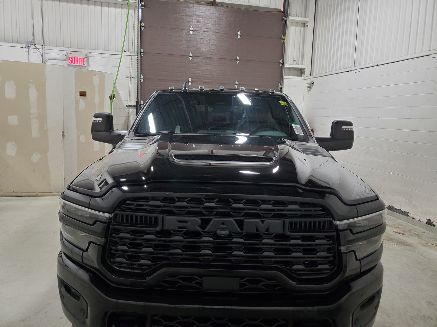 2025 Ram 2500 LIMITED Night Edition - Diamond Black Crystal Pearl