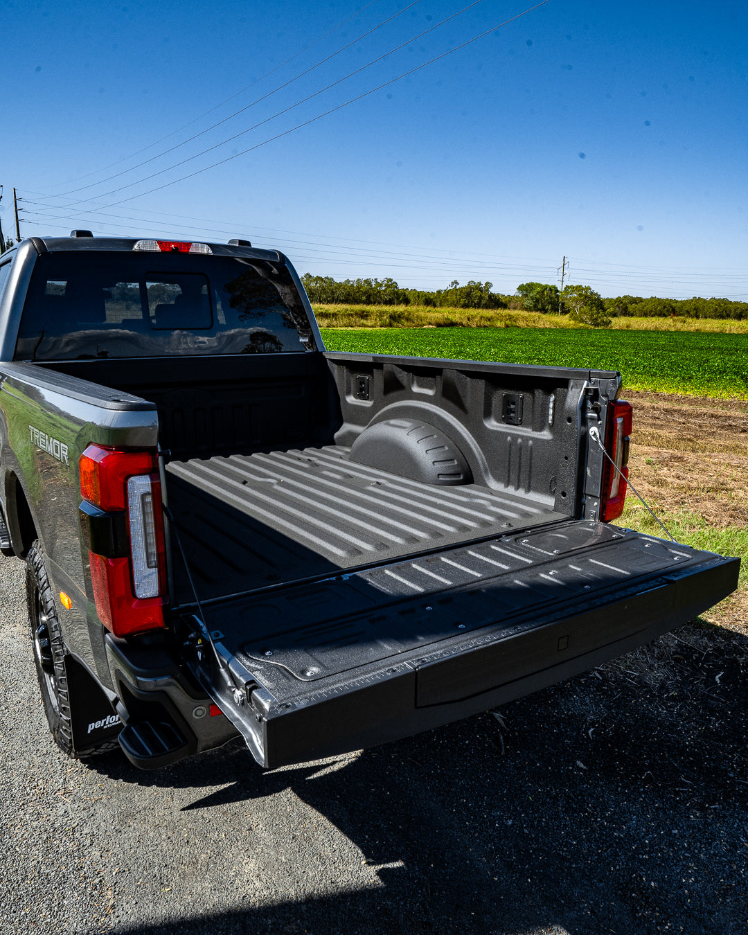 2026 FORD F350 PLATINUM TREMOR CREW CAB 4x4