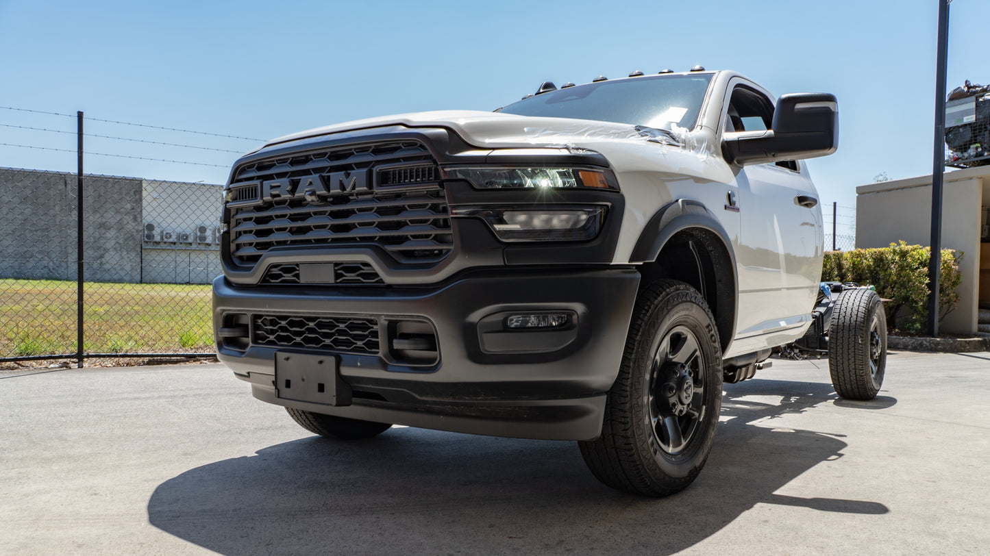 2025 Ram 3500 Tradesman Chassis Regular Cab 4x4 - Bright White