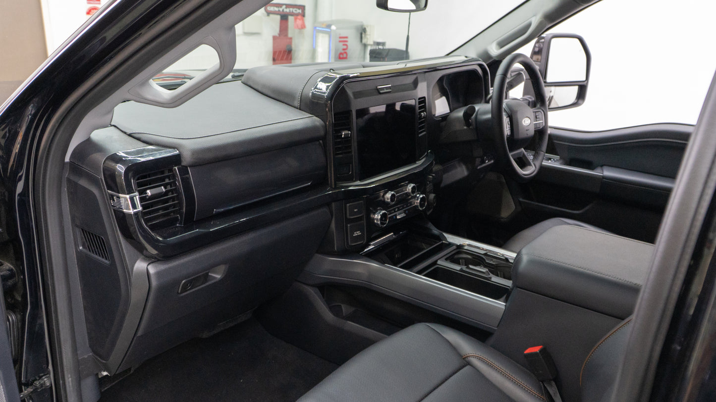 2025 FORD F-550 Lariat