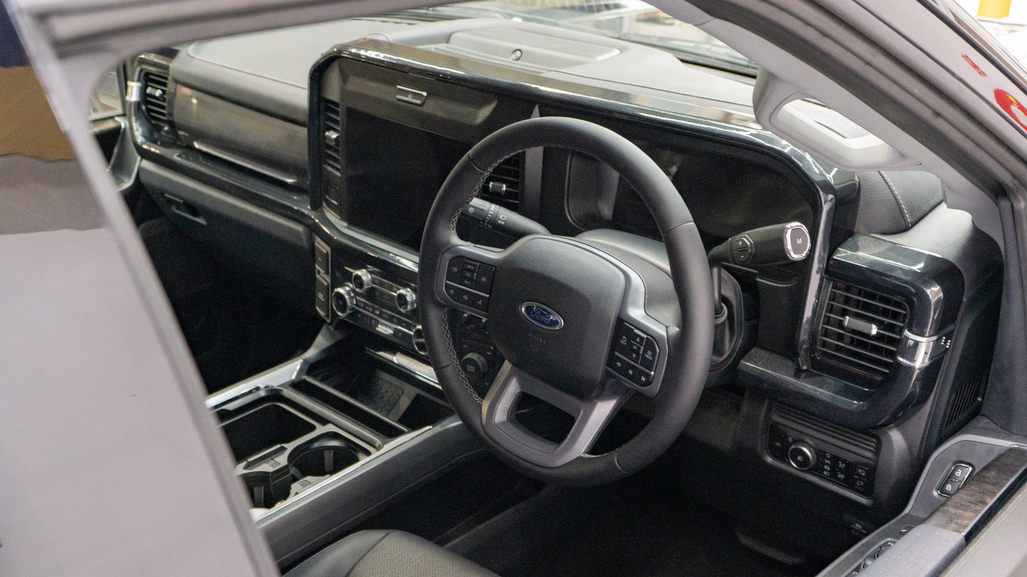 2025 FORD F-550 Lariat