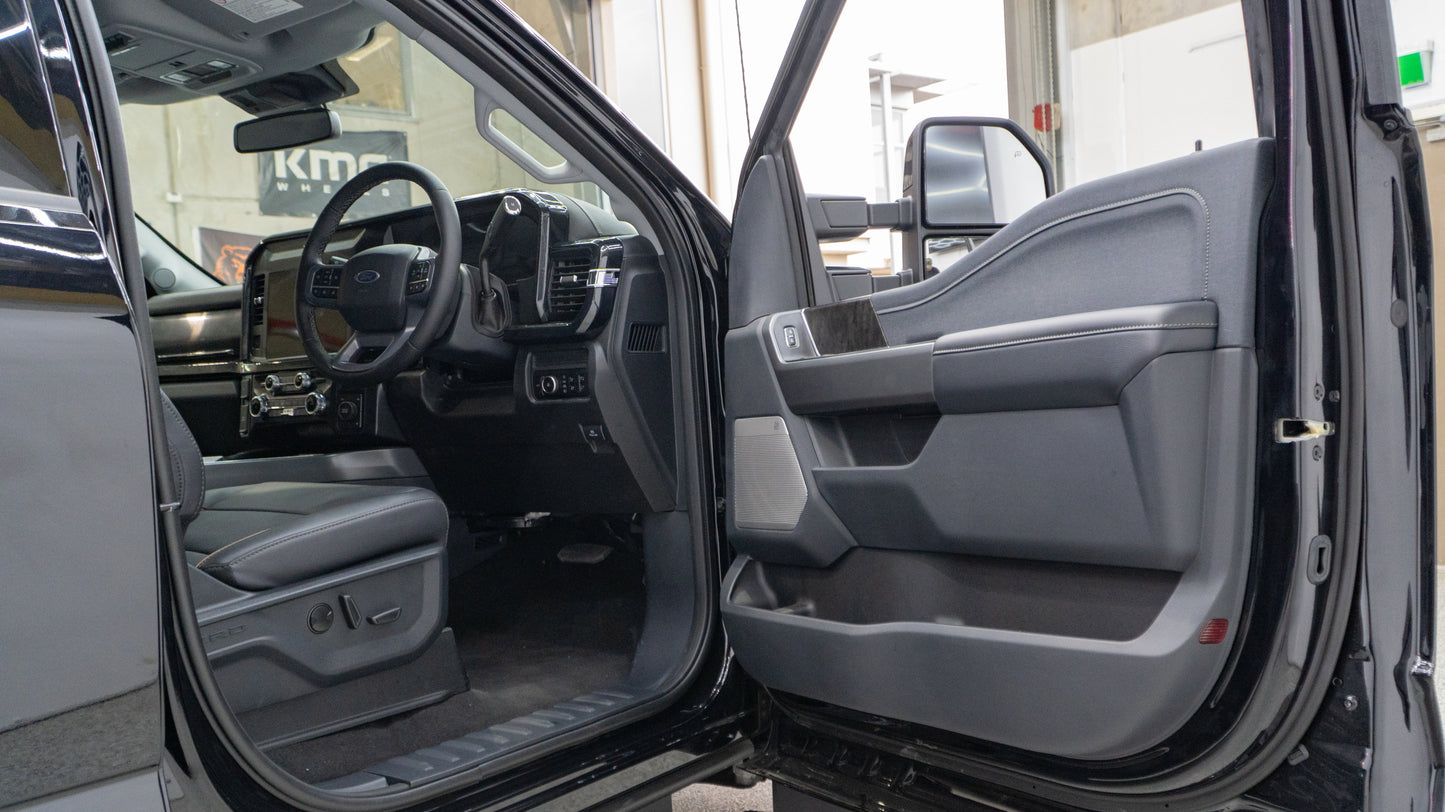 2025 FORD F-550 Lariat