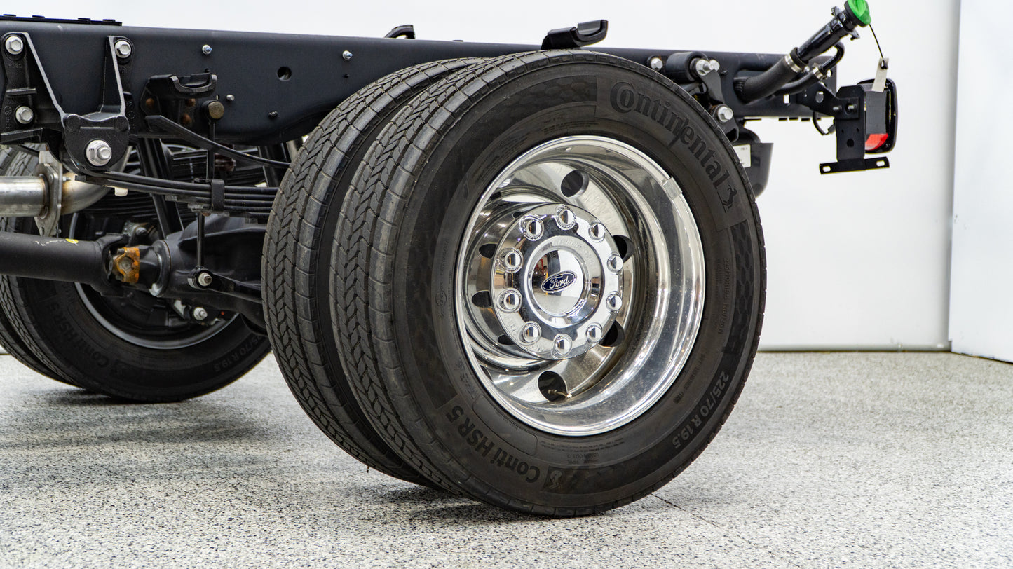 2025 FORD F-550 Lariat