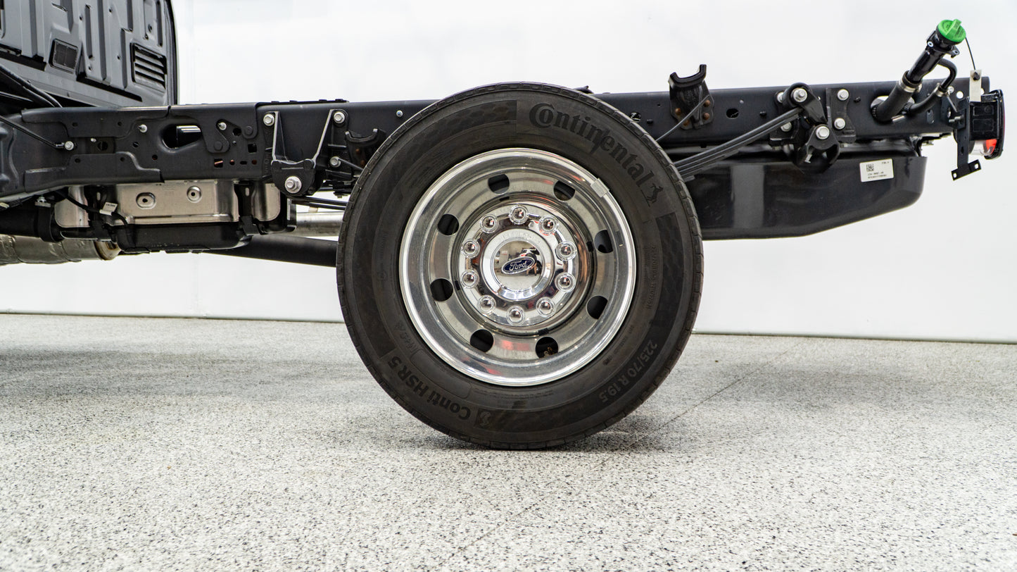 2025 FORD F-550 Lariat